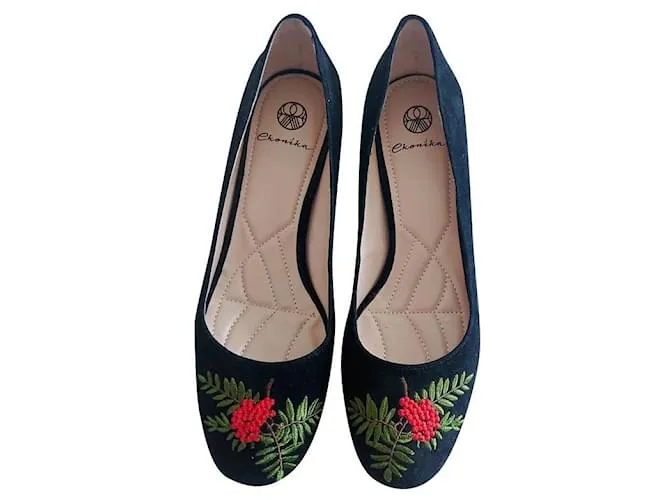 Autre Marque Zapatos con bordado Negro 