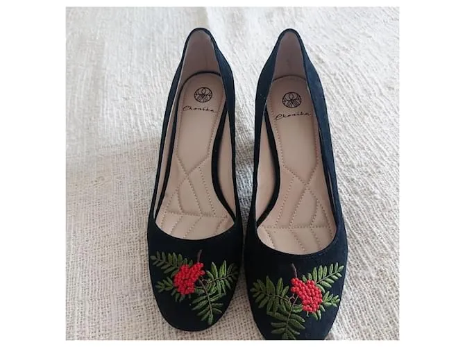 Autre Marque Zapatos con bordado Negro 
