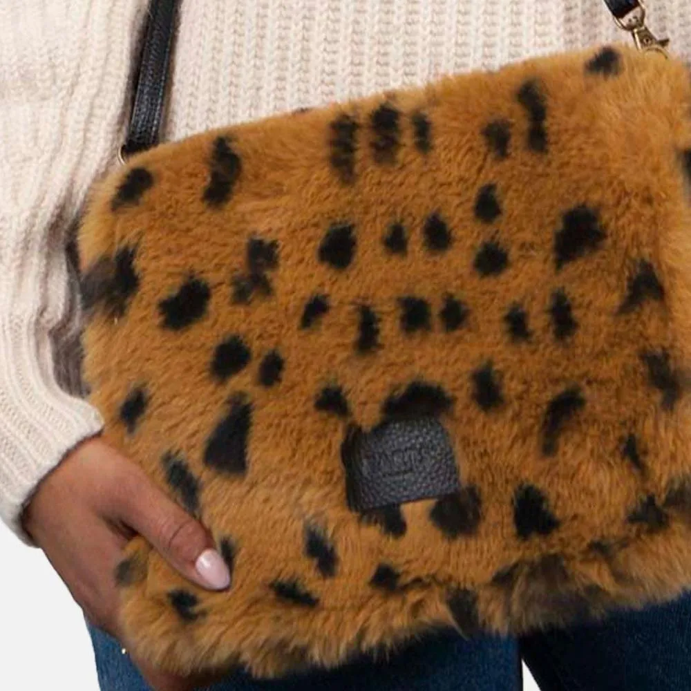BARTS Frankie Shoulderbag. Black 6177001.