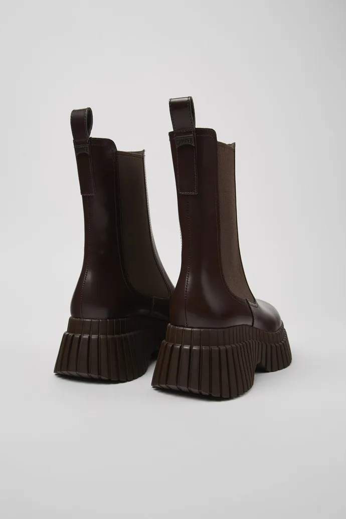 BCN Botines Chelsea de piel marrón para mujer