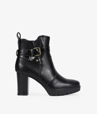 Botines con tacón y hebilla negros 