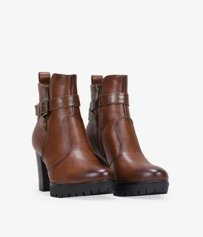 Botines con tacón y hebilla negros 