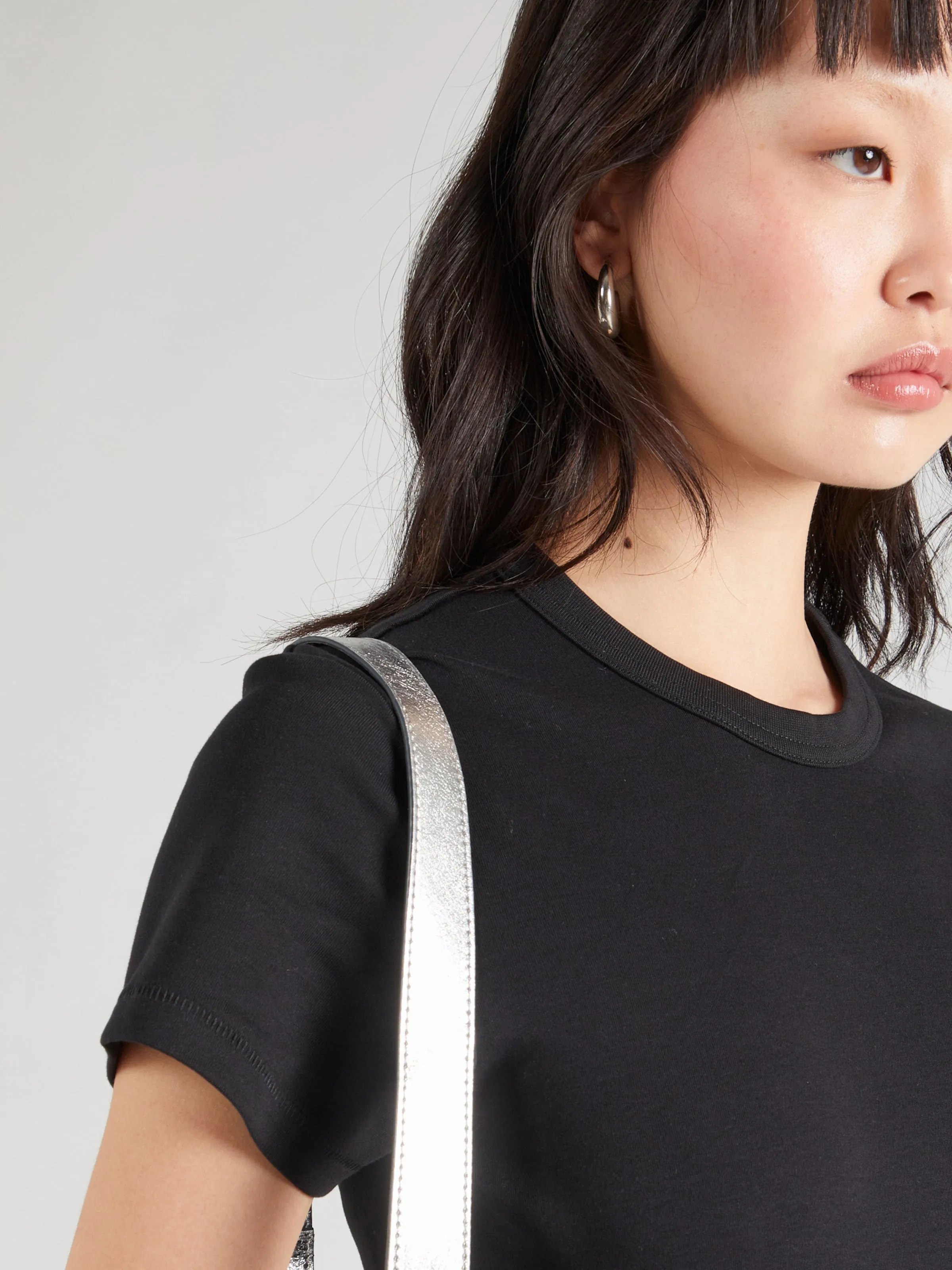 Camiseta 'PCMARA' PIECES en Negro