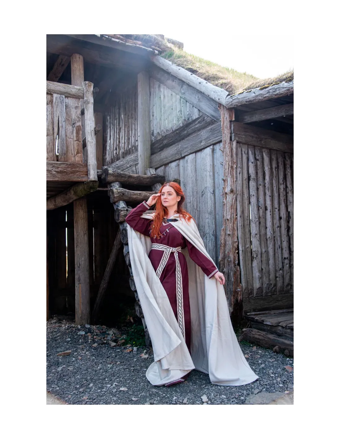 Capa medieval de lana modelo Tjark, color natural
