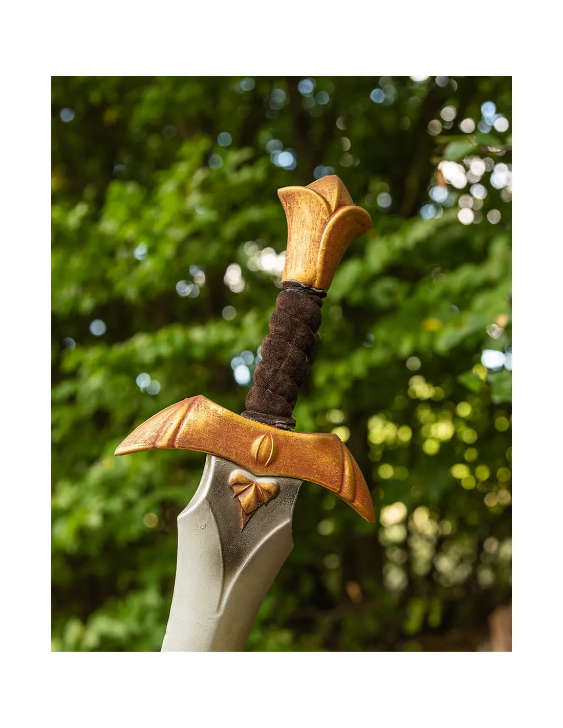 Espada corta LARP modelo Farin, acabado dorado