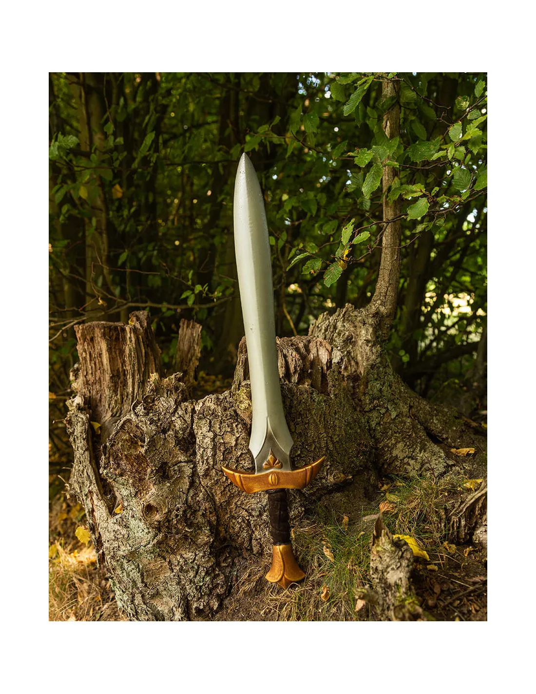 Espada corta LARP modelo Farin, acabado dorado