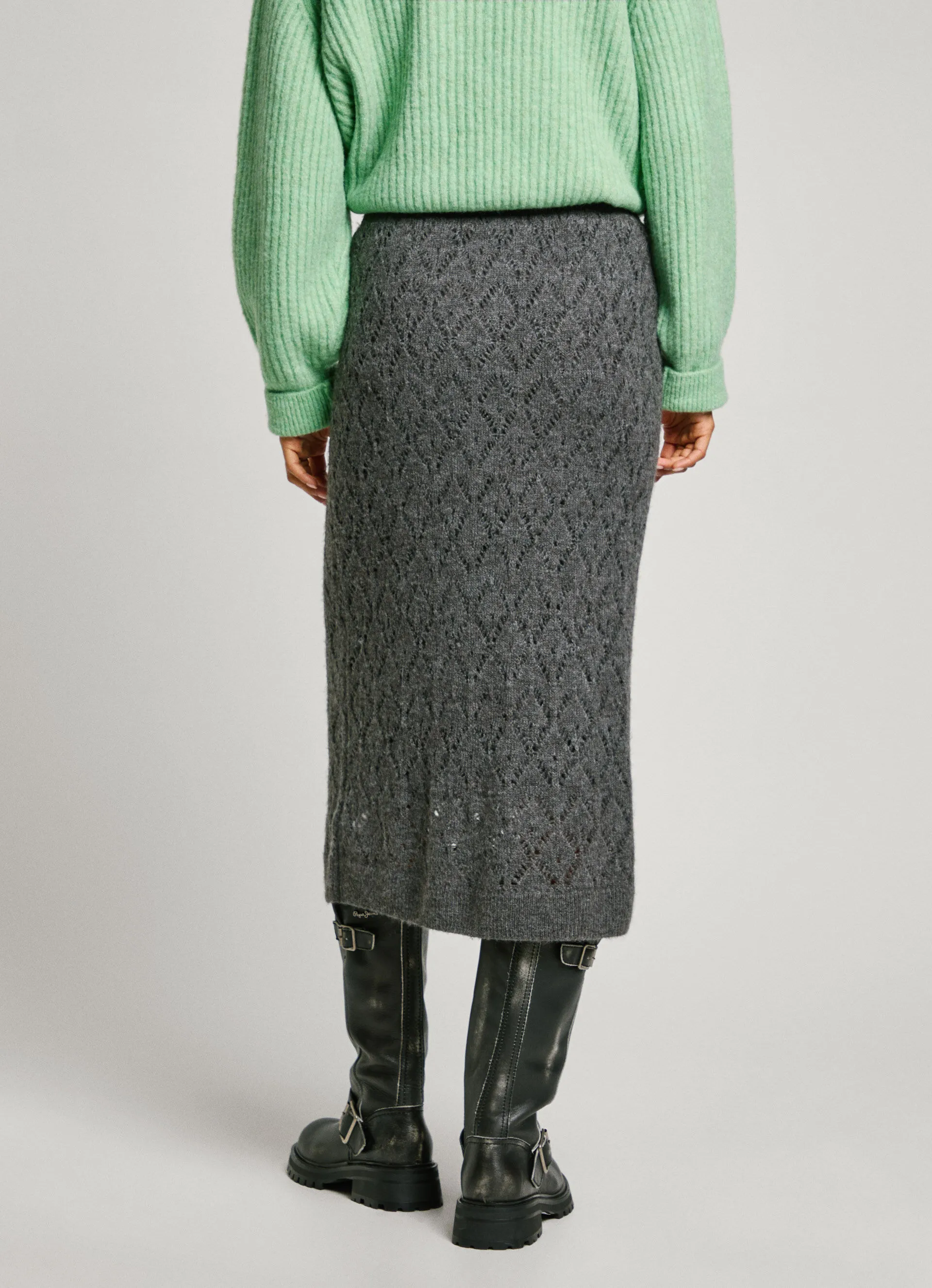 falda midi punto calado
