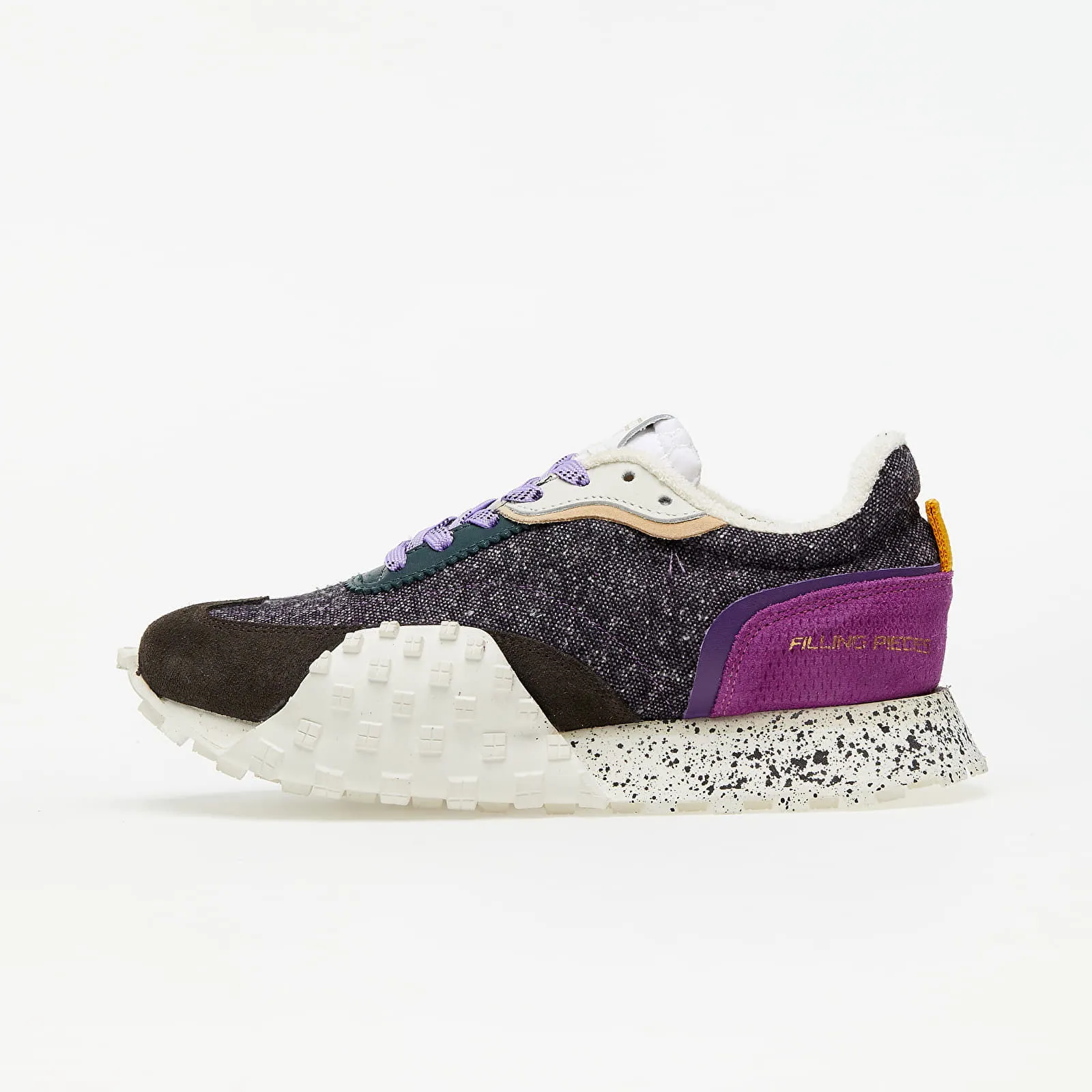 Filling Pieces Crease Runner Wind