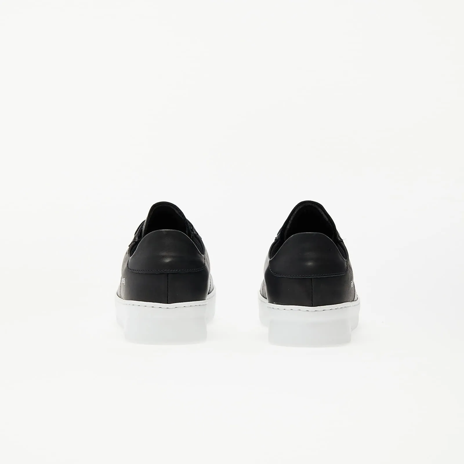 Filling Pieces Light Plain Court