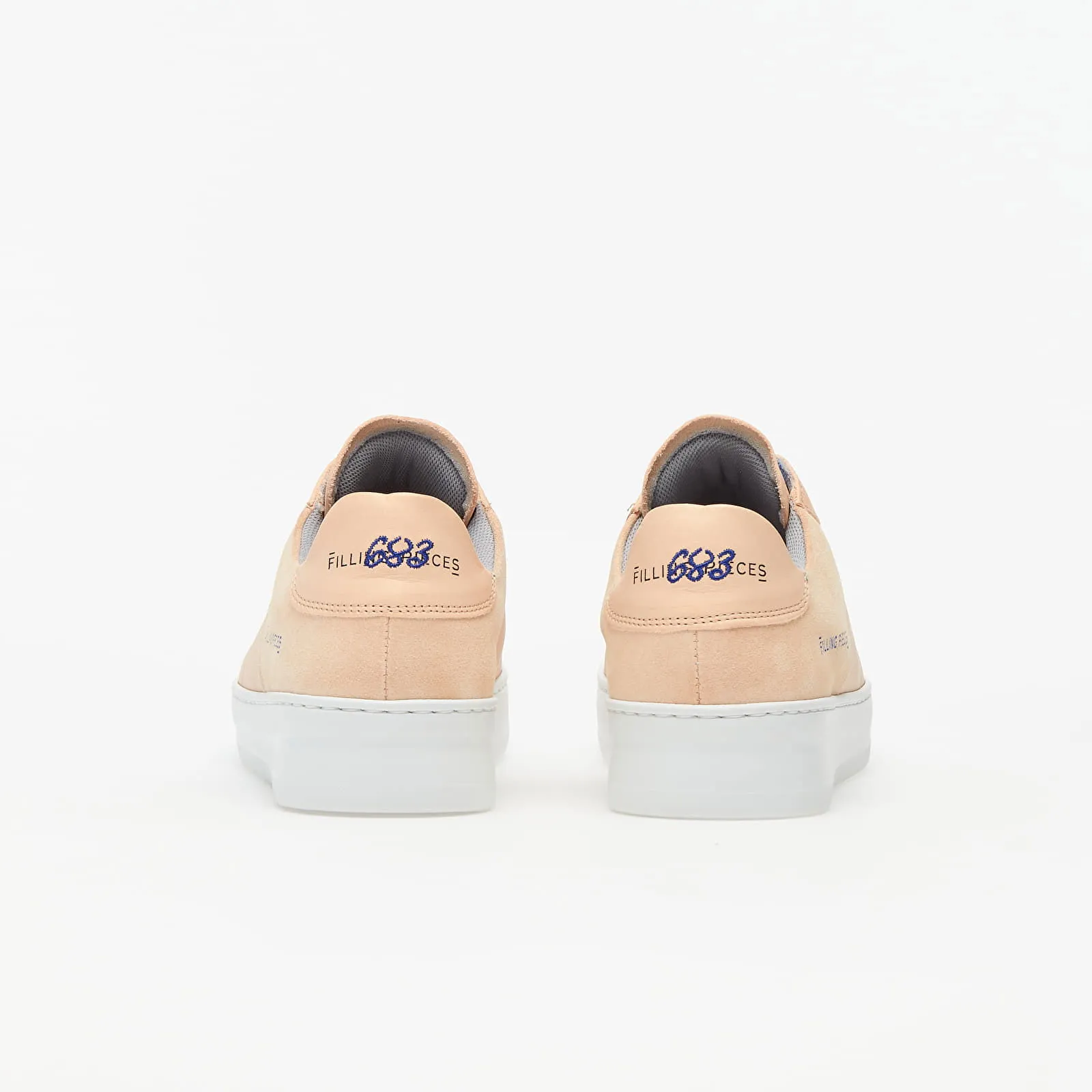 Filling Pieces Low Plain Court