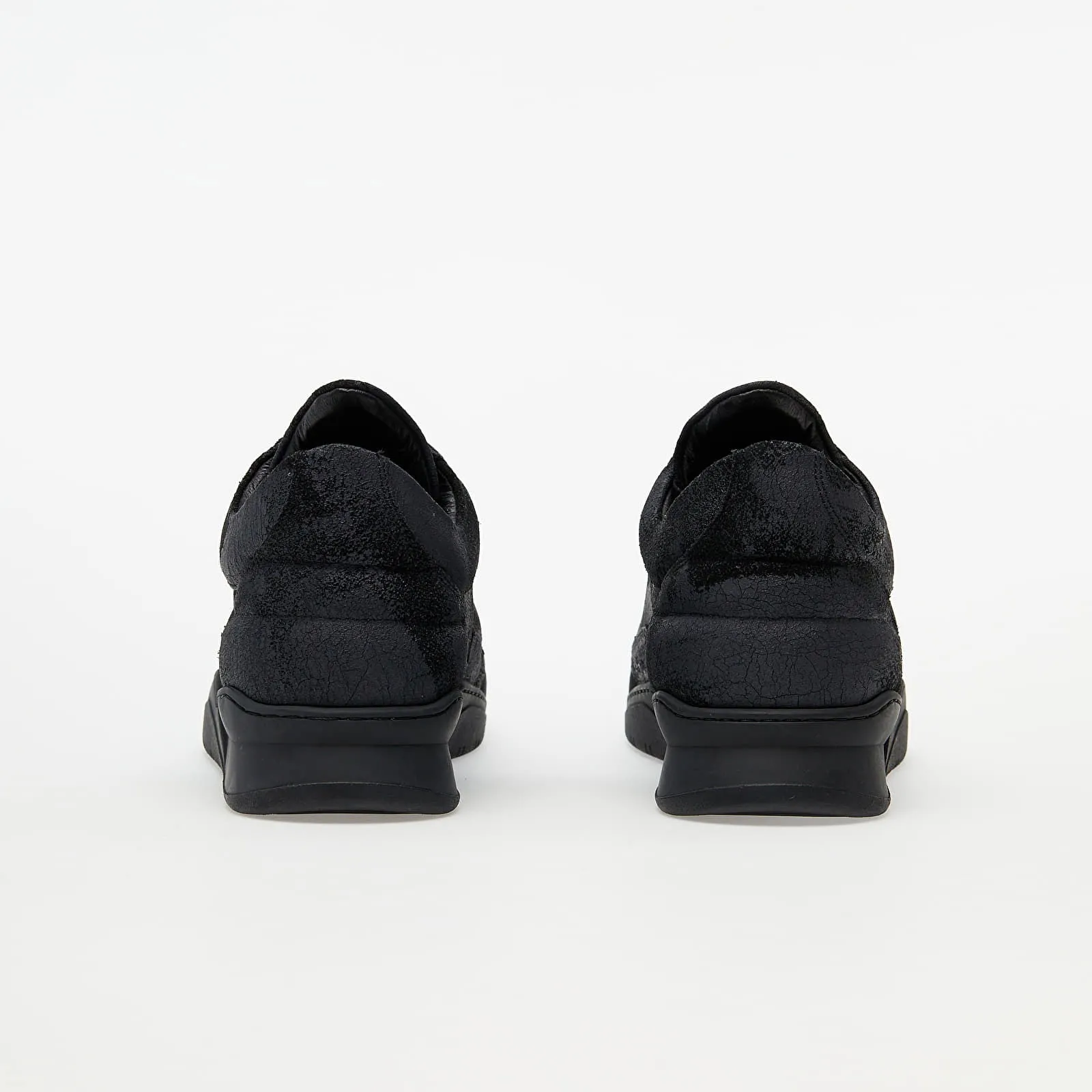 Filling Pieces Low Top Ghost Skid