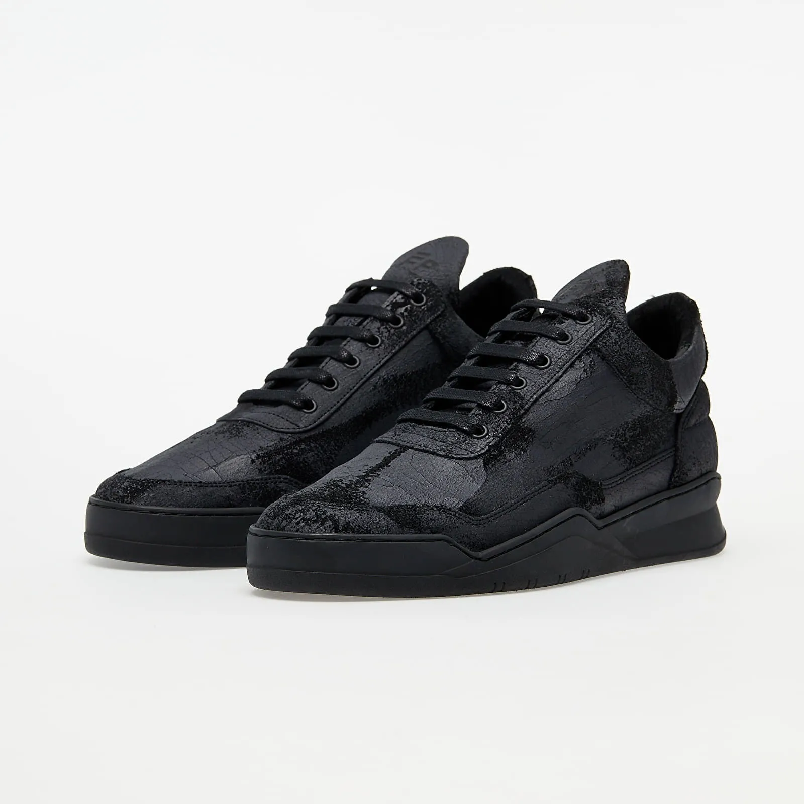 Filling Pieces Low Top Ghost Skid