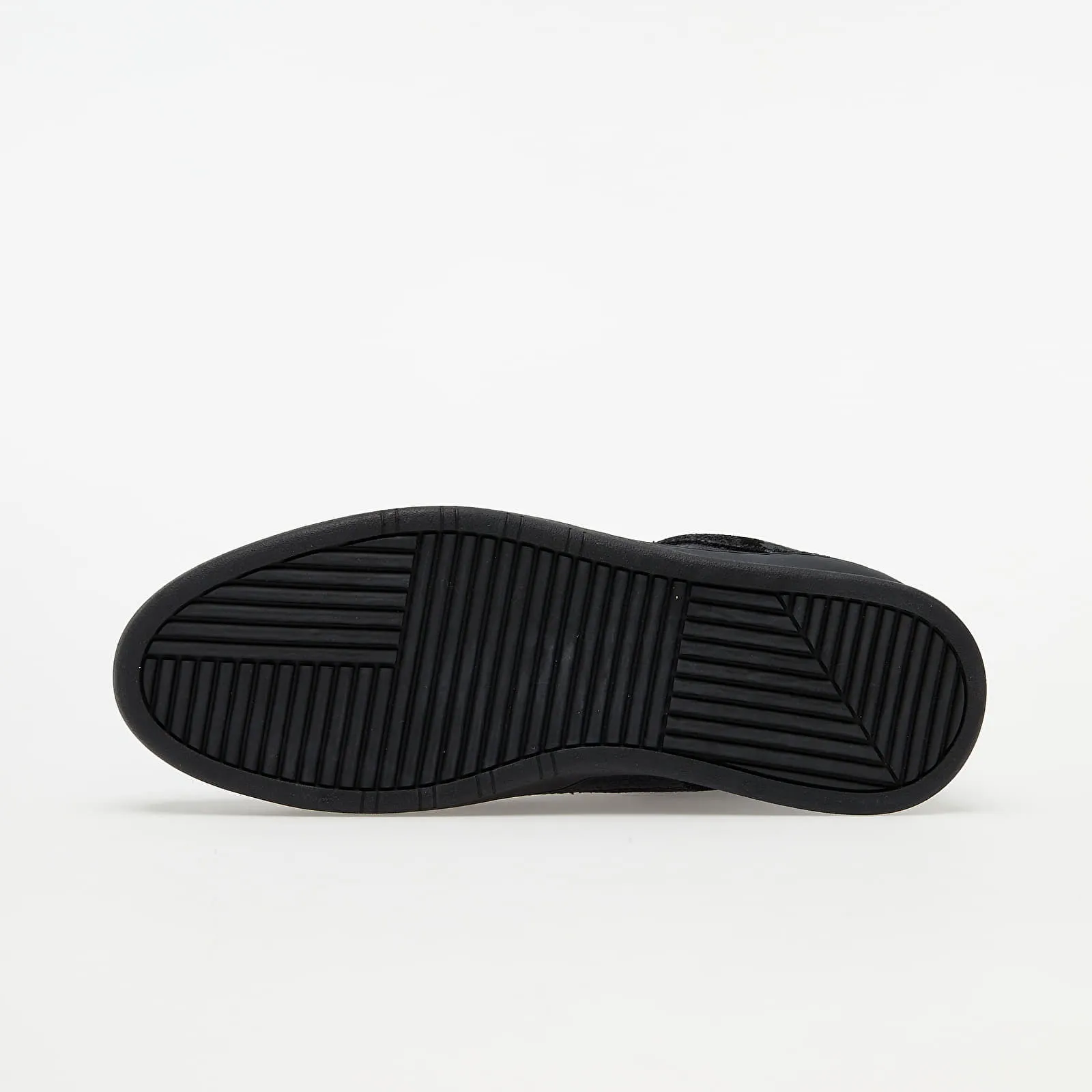 Filling Pieces Low Top Ghost Skid