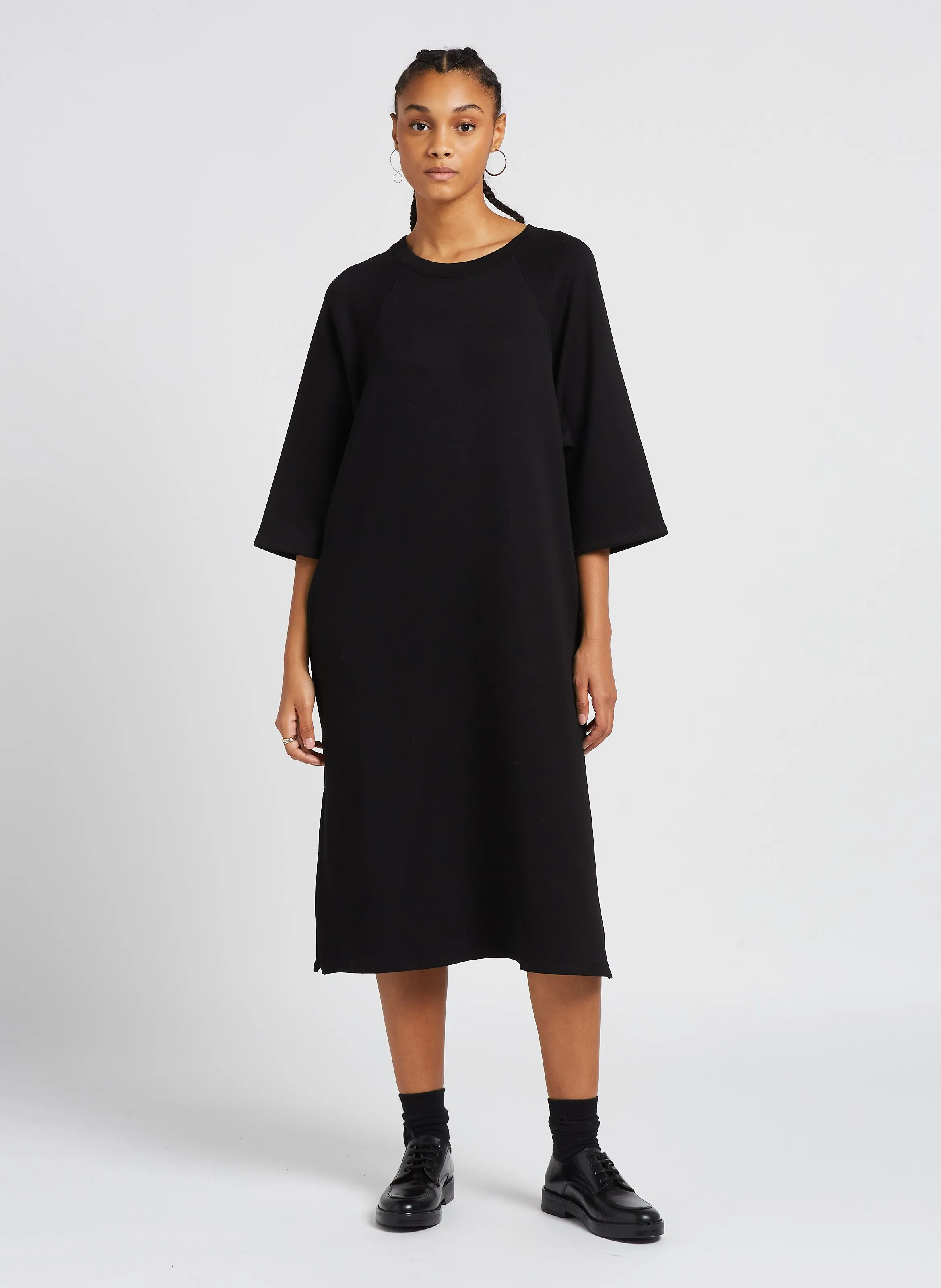 IMA  VESTIDO MIDI CUELLO REDONDO EN NEGRO