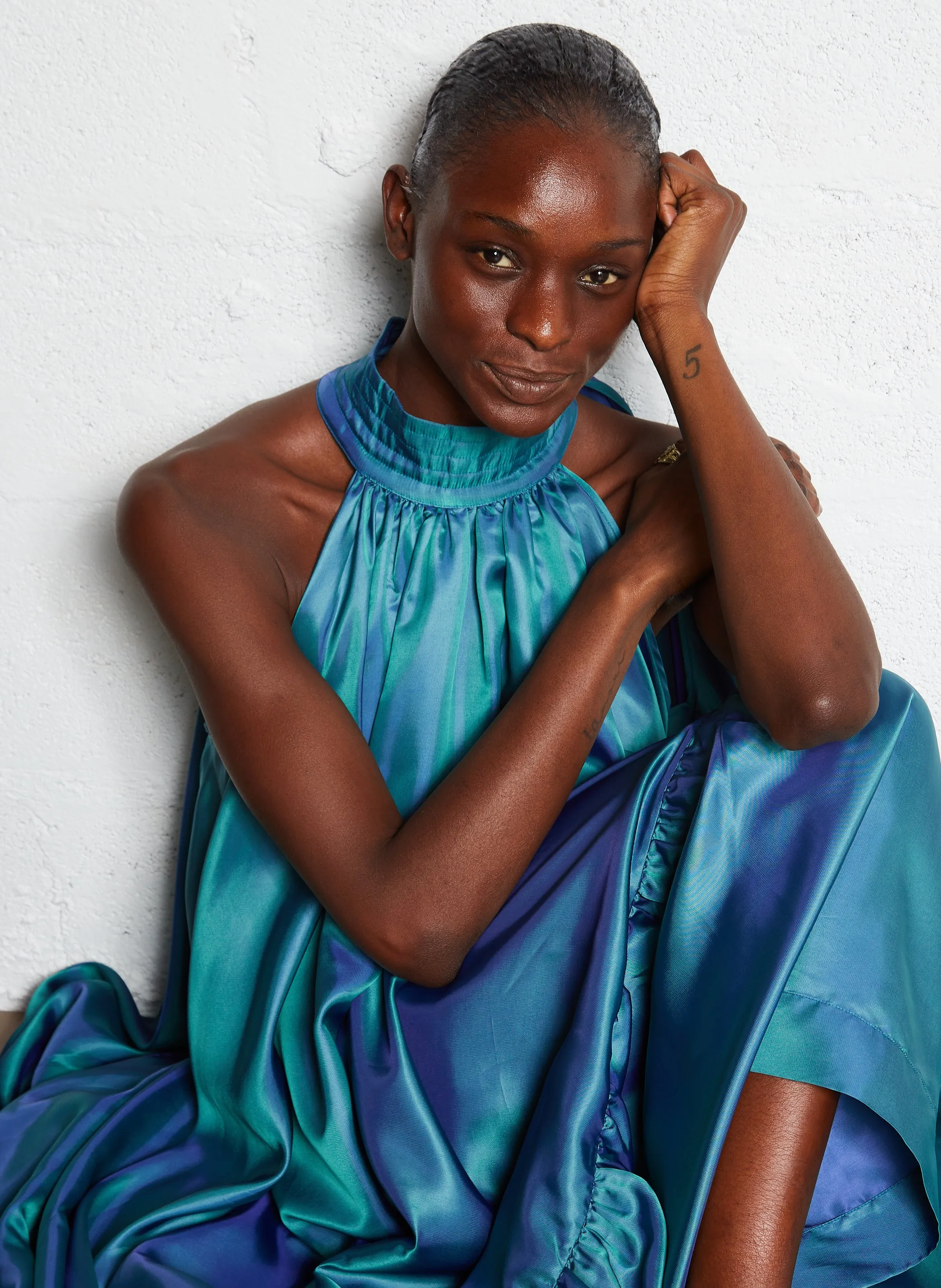 MES DEMOISELLES WINTER  VESTIDO LARGO CUELLO ALTO IRISADO EN VERDE