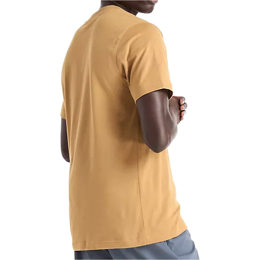 New Balance SPORT ESSENTIALS LOGO Camiseta Manga Corta Hombre