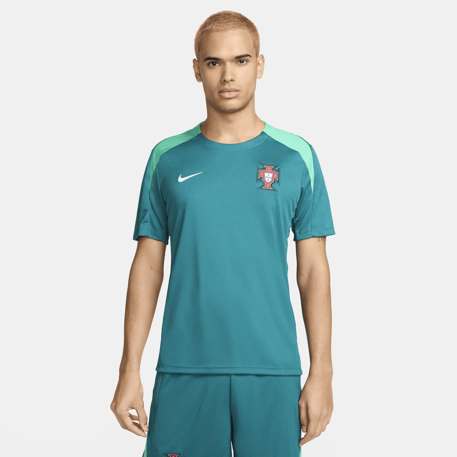 NIKE DRIFIT PORTUGAL STRIKE