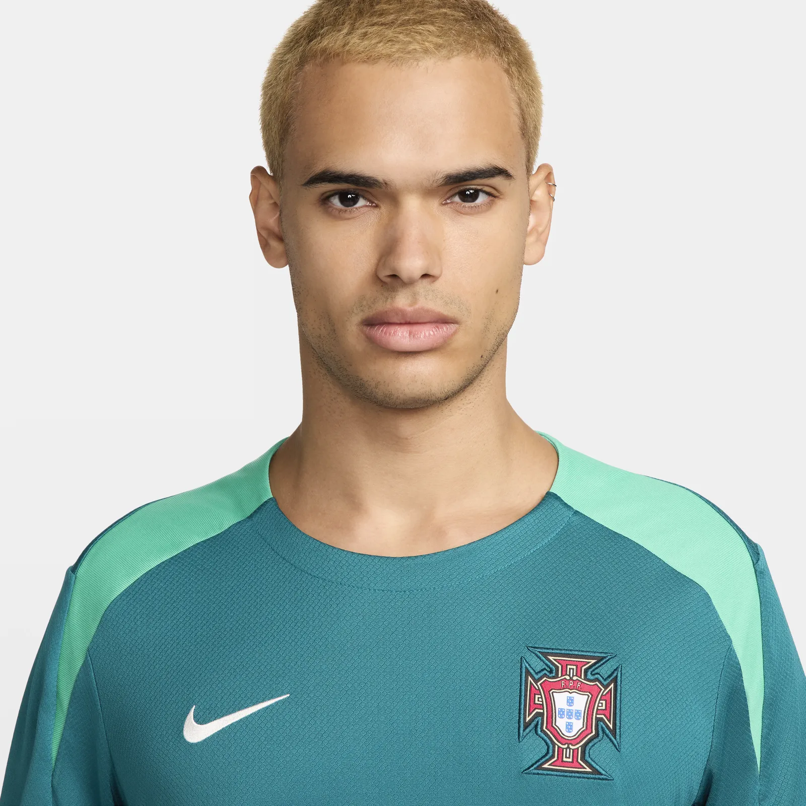 NIKE DRIFIT PORTUGAL STRIKE