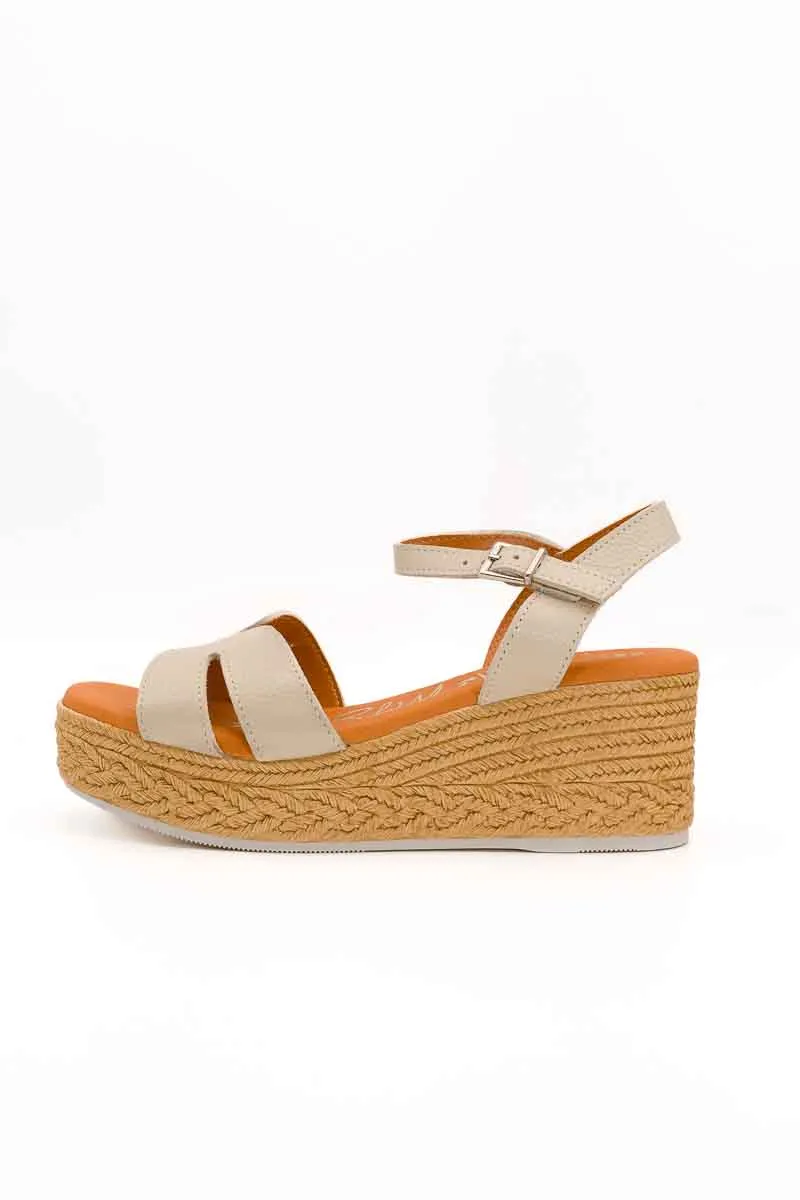 Sandalia con plataforma de color hielo de Oh! My Sandals