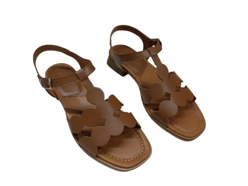SANDALIA DE PIEL CLKS EN COLOR CUERO 1200