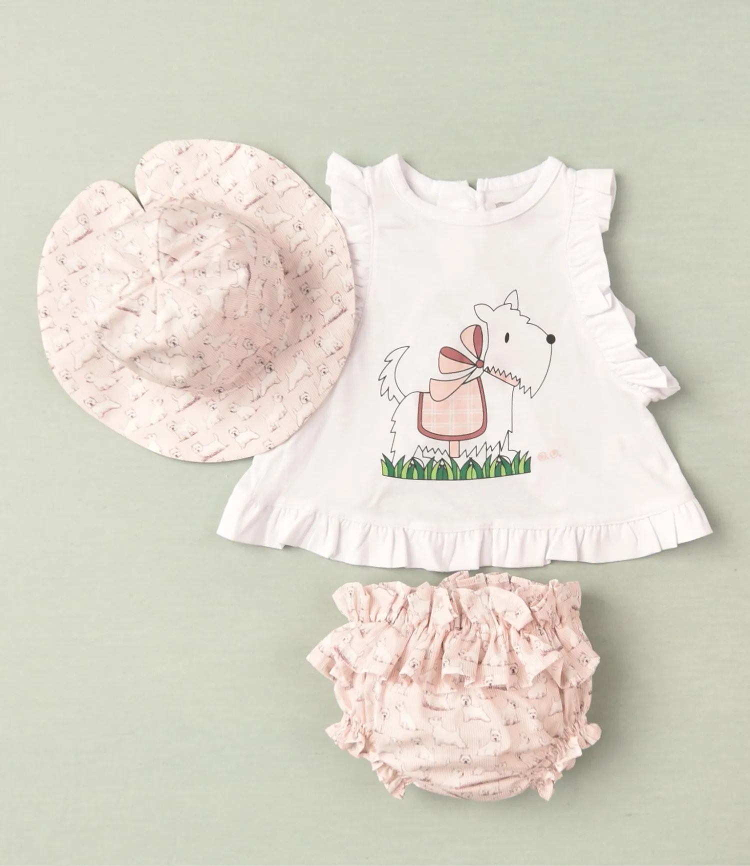 Set for a girl of three pieces size 6 months.