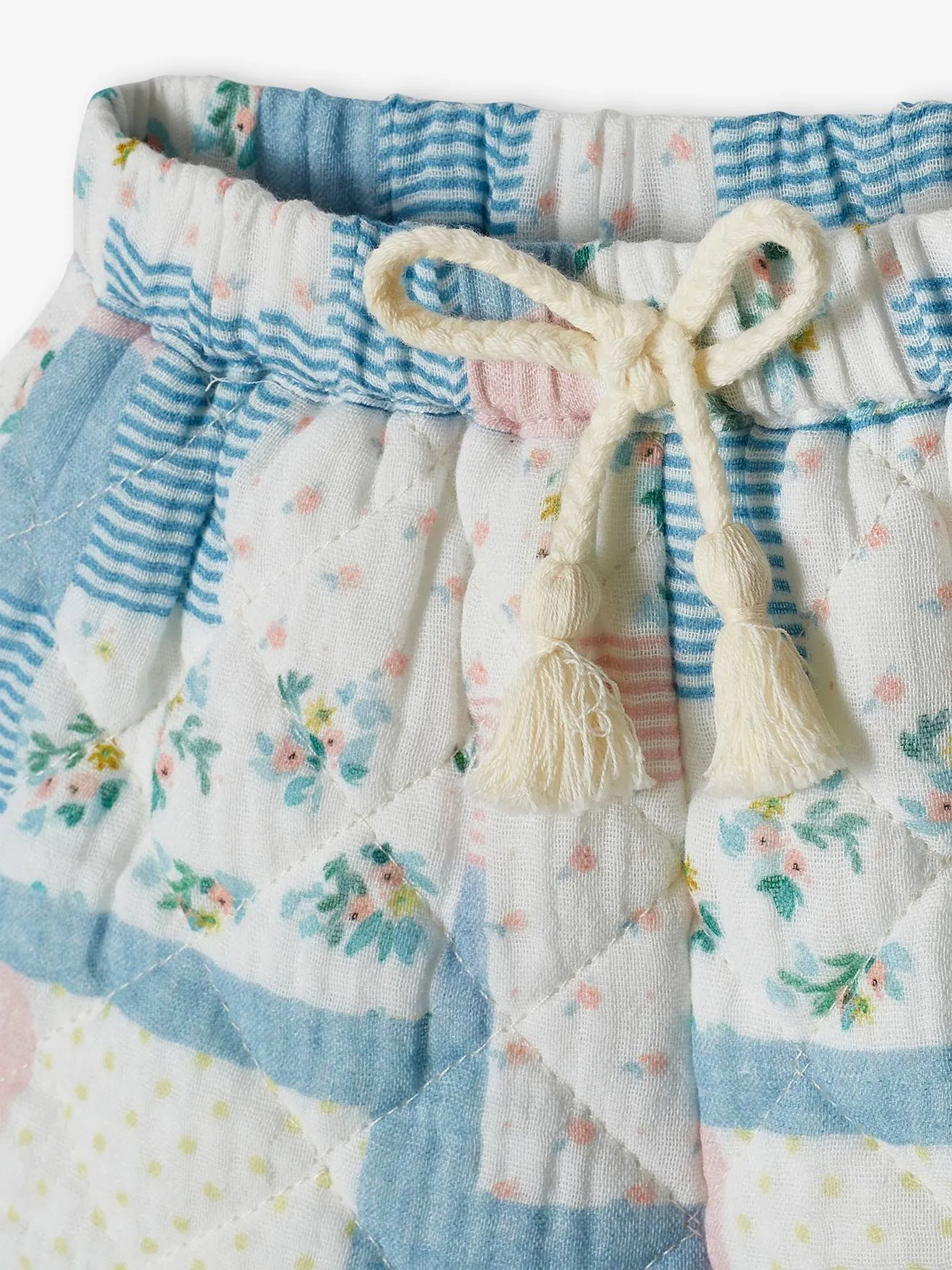 Short acolchado con efecto patchwork para bebé