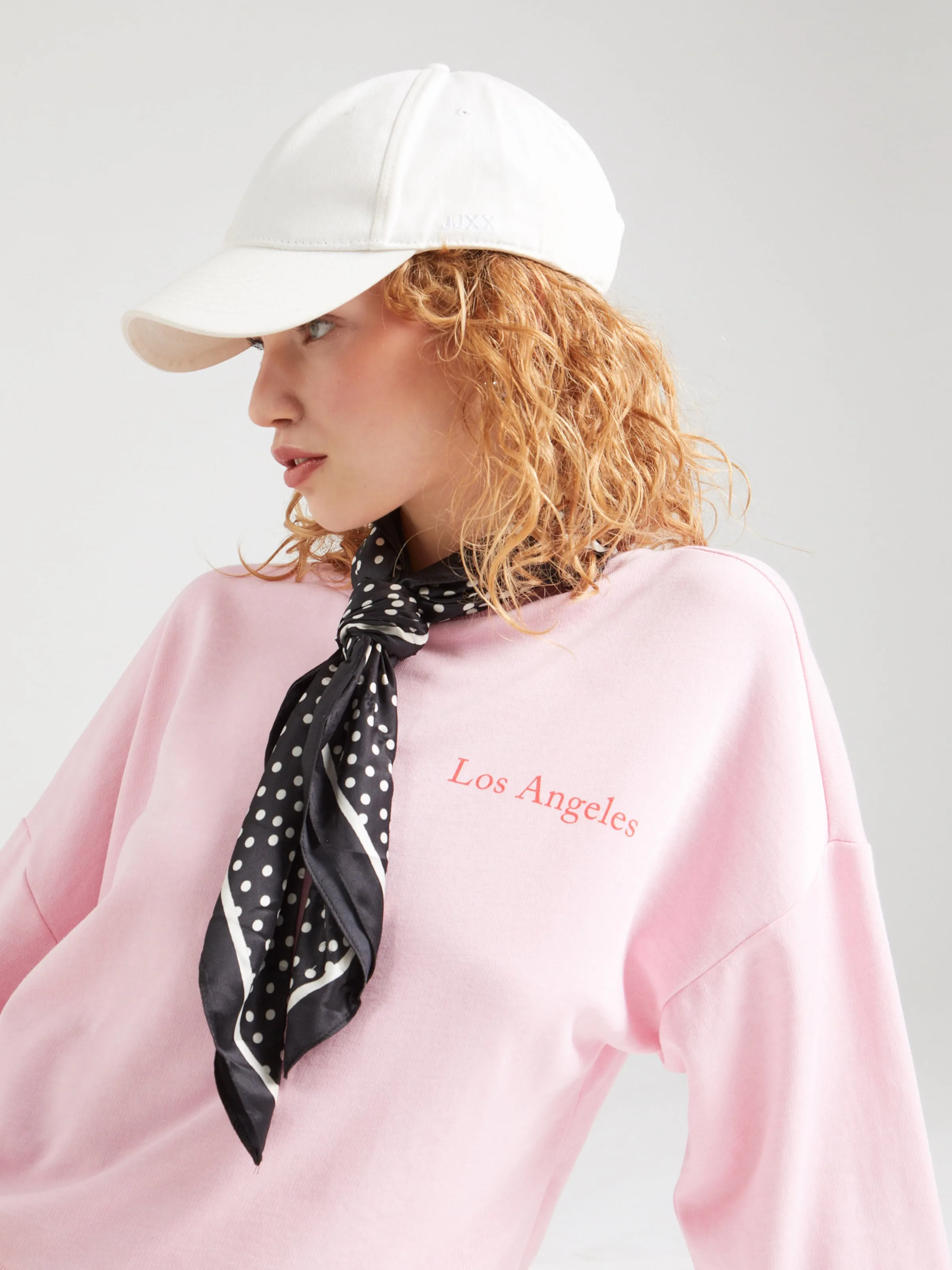 Sudadera 'PCSKYLAR' PIECES en Rosa Pastel