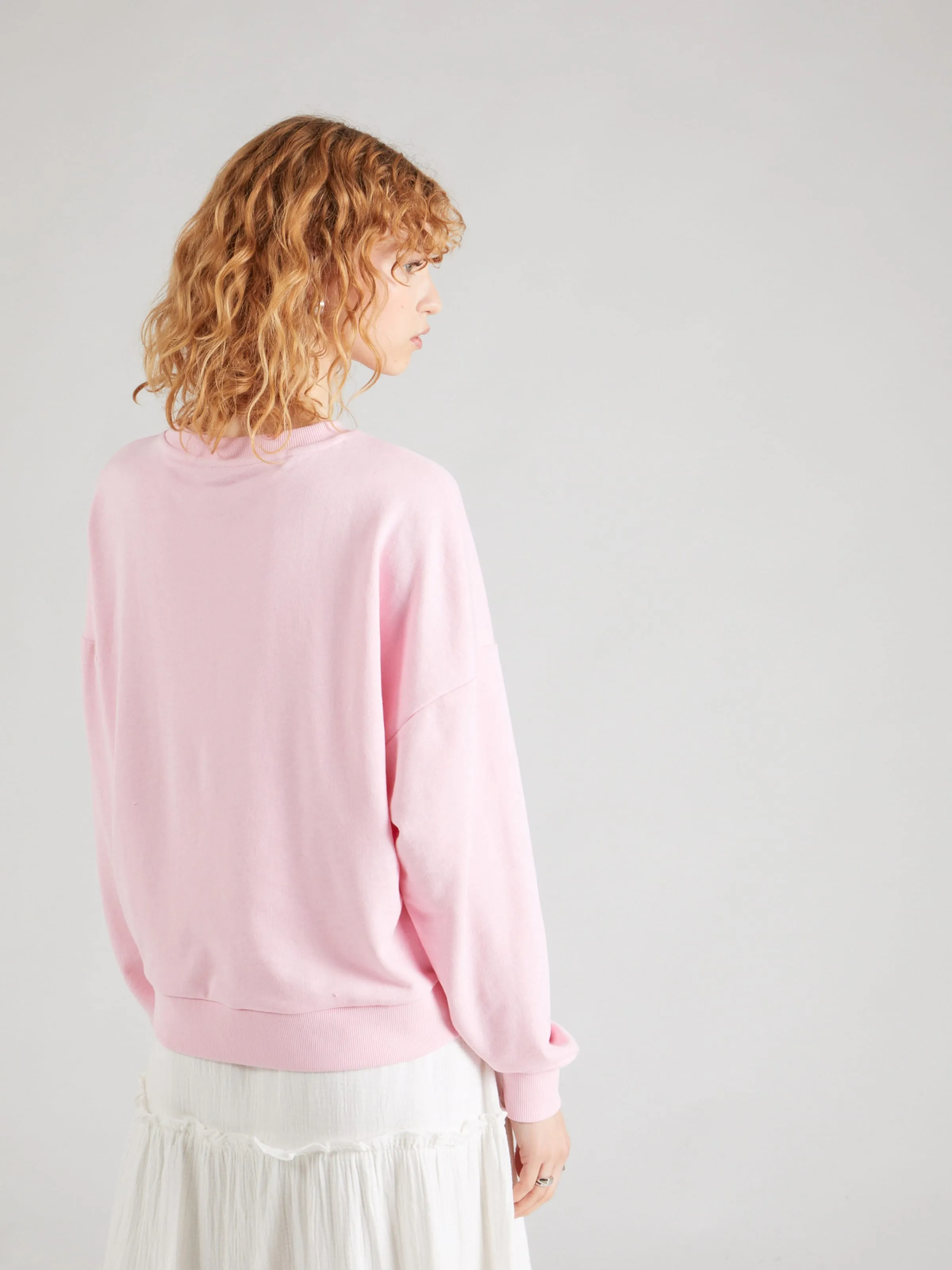 Sudadera 'PCSKYLAR' PIECES en Rosa Pastel