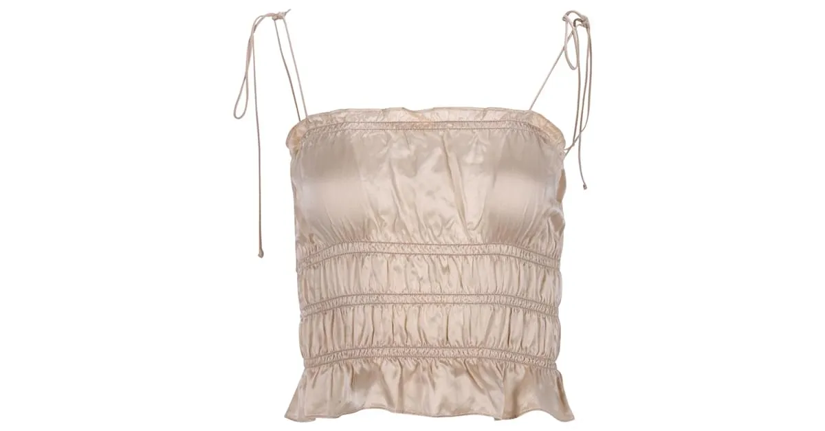 Top fruncido con volantes en seda color marfil Viviana de Reformation Blanco Crudo 