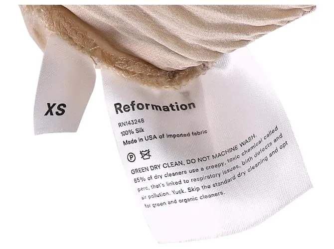 Top fruncido con volantes en seda color marfil Viviana de Reformation Blanco Crudo 