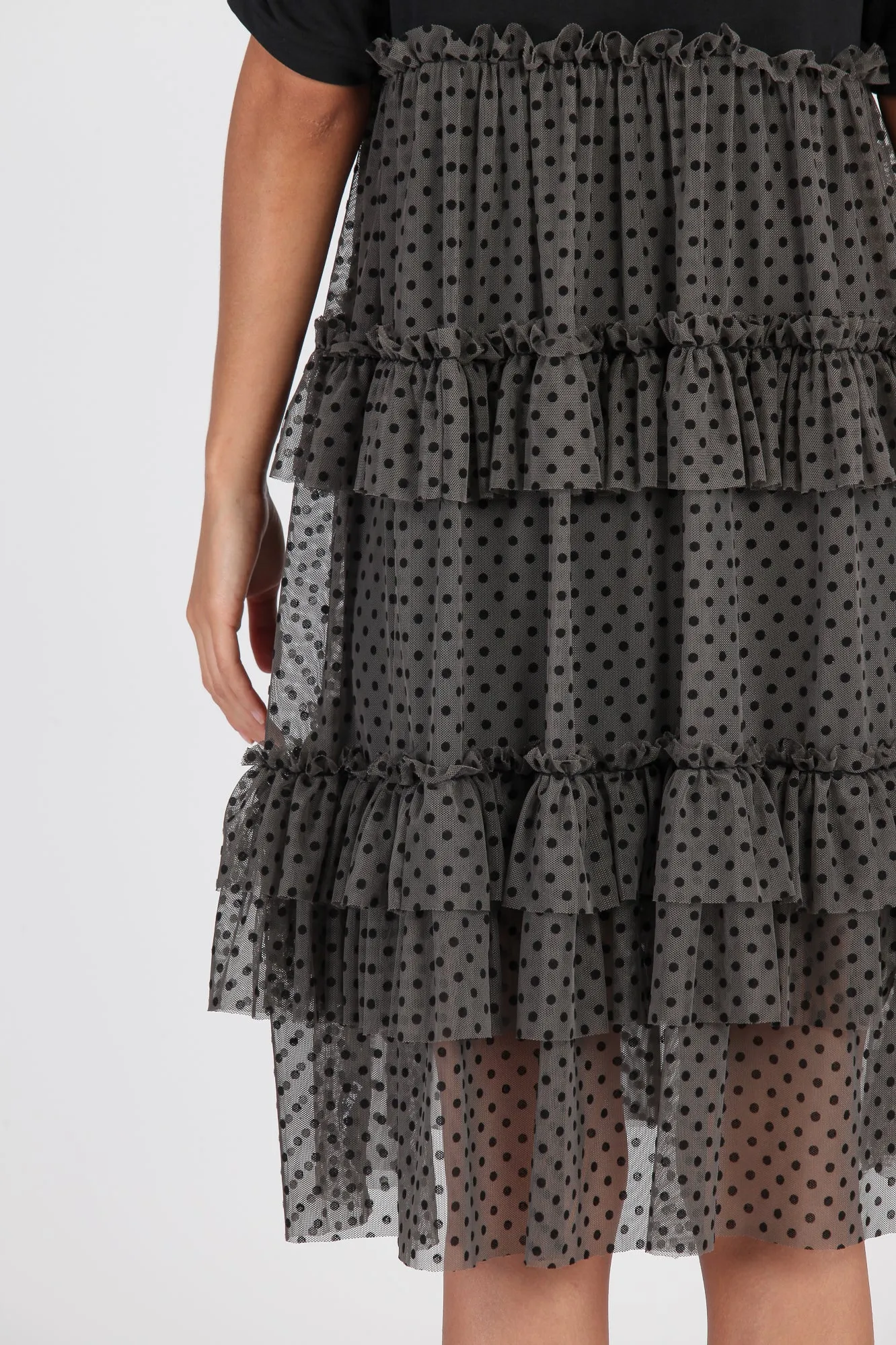 Vestido camiseta tul topos negro y gris