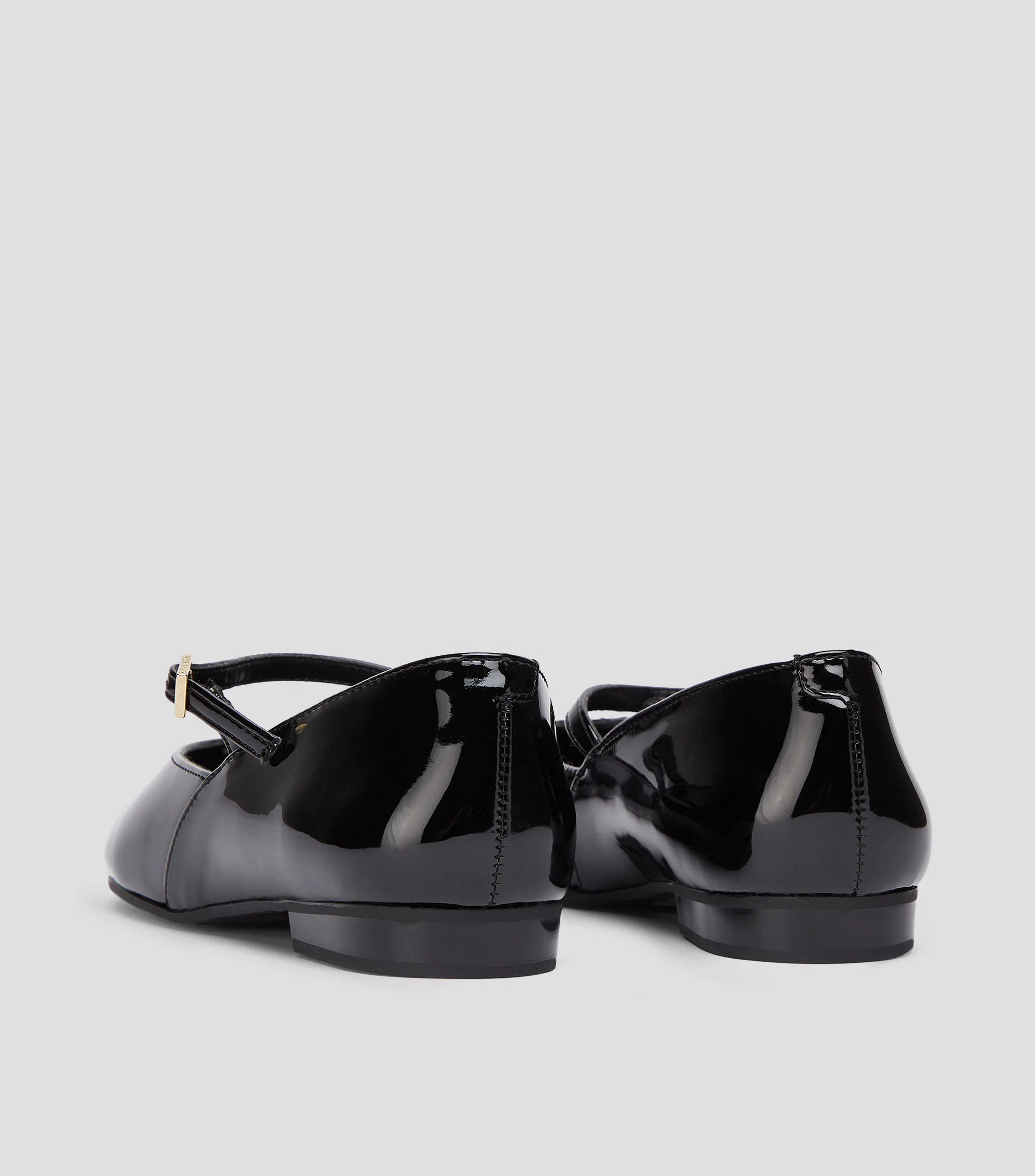 Westies Flats Kenneth Acharolados Mujer